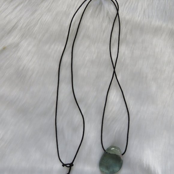 Aquamarine Blue Beryl Crystal Necklace - Picture 4 of 4